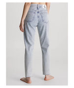 CALVIN KLEIN JEANS Mom Jeans donna denim light